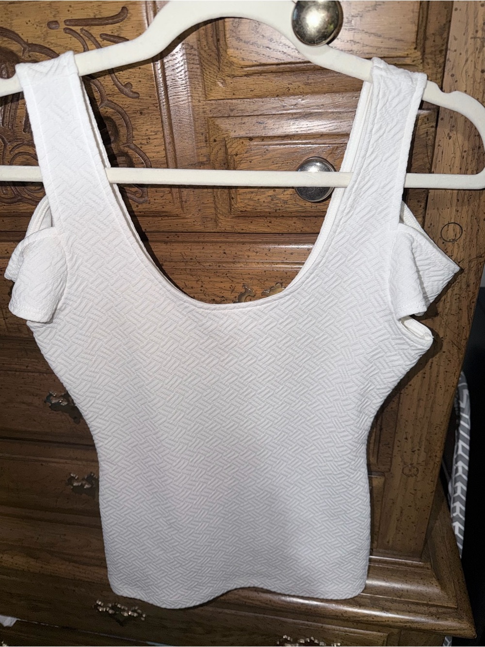 NWOT Guess summer off shoulder tank